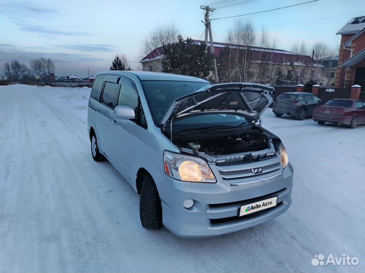 Toyota Noah 2.0 AT, 2005, 275 000 км