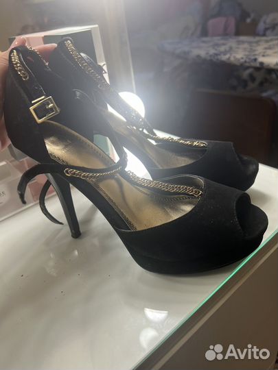 Босоножки замшевые 37,5 размер