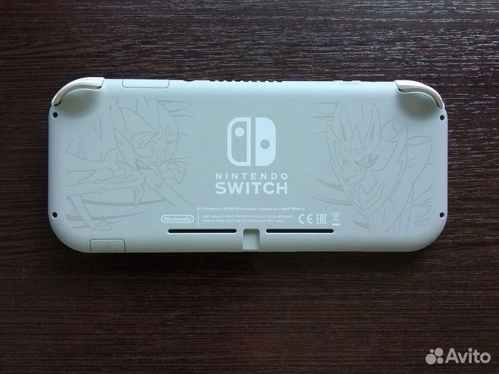 Продам Nintendo Switch Lite