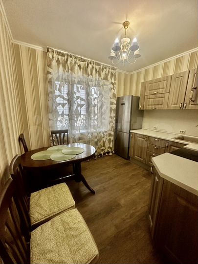 2-к. квартира, 65 м², 9/14 эт.