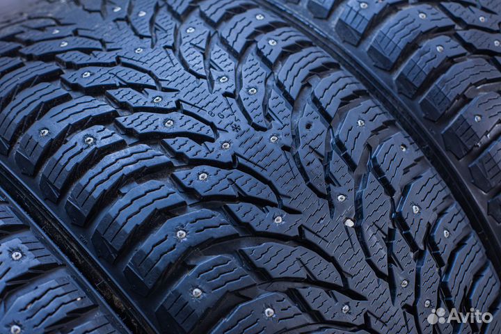 Nokian Tyres Hakkapeliitta 9 SUV 285/45 R21 113T