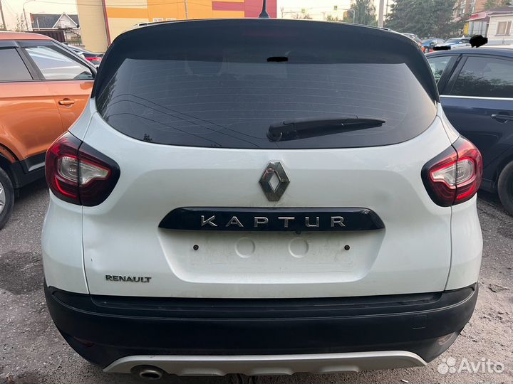 Renault Kaptur 1.6 CVT, 2017, битый, 97 000 км