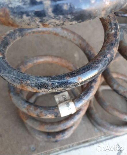 Пружины для Toyota Land Cruiser 105/80 OME 864