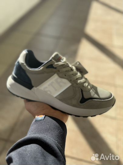 Кроссовки strobbs