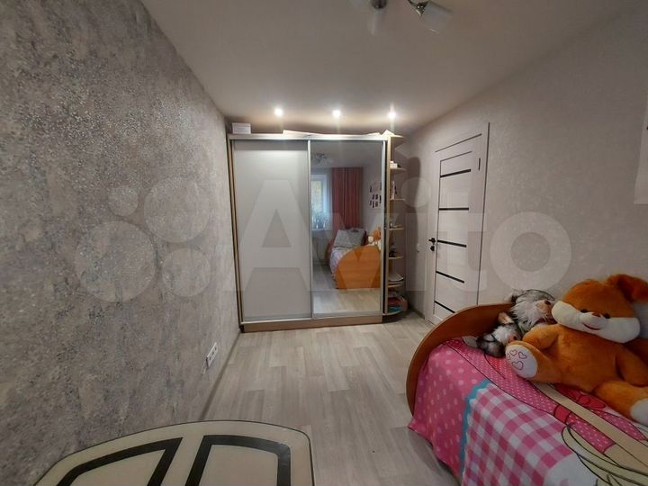 Комната 35 м² в 5-к., 2/3 эт.