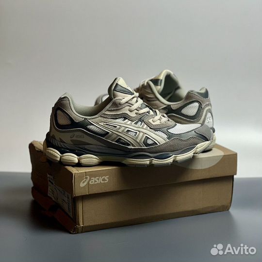 Кроссовки Asics