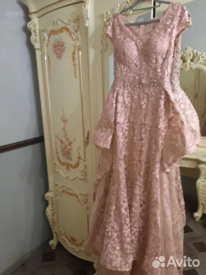 Вечернее платье в пол со шлейфом 42 44