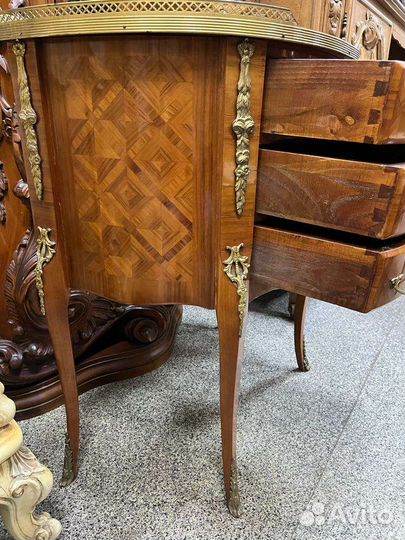 Тумбочка из массива