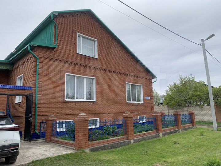 Коттедж 376,4 м² на участке 15 сот.