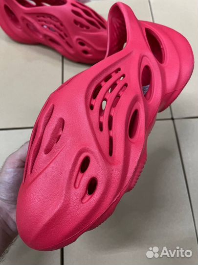 Шлепанцы мужские Yeezy Foam Runner Vermillion