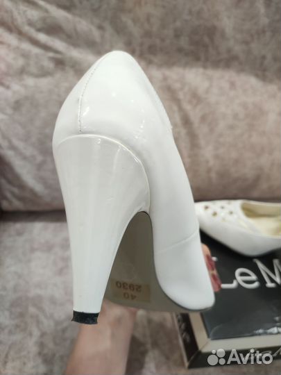 Туфли женские 40 размер белые