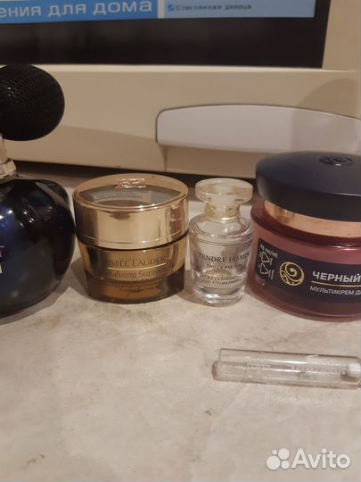 Коллекция пустых баночек