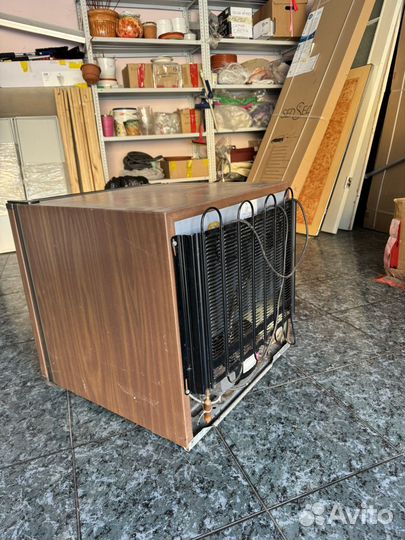Холодильник минибар Whirlpool в отличном состоянии