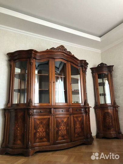 Буфет витрина