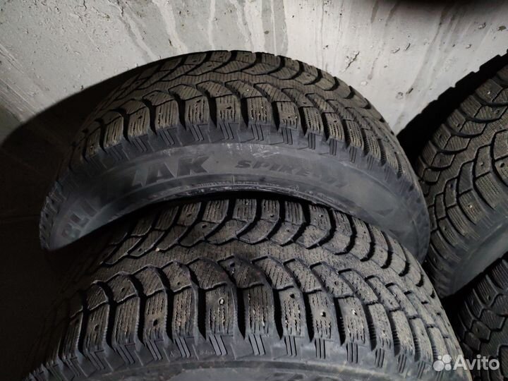 Bridgestone Blizzak Spike-01 205/60 R16