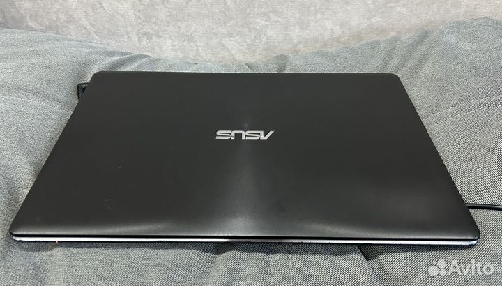 Ноутбук Asus X550L