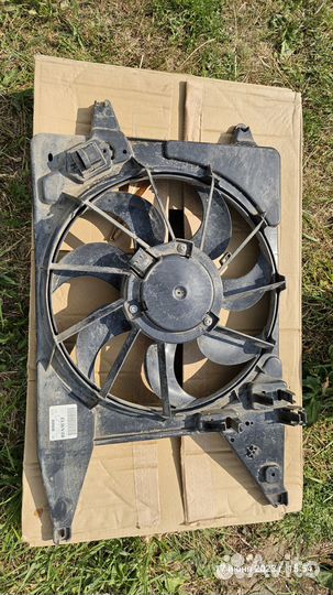 Вентилятор Renault 8200765566 оригинал
