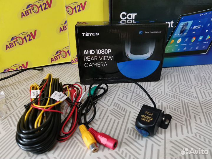 Камера заднего хода teyes новая