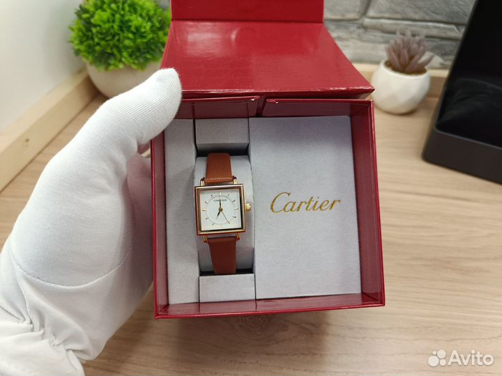 Часы Cartier женские