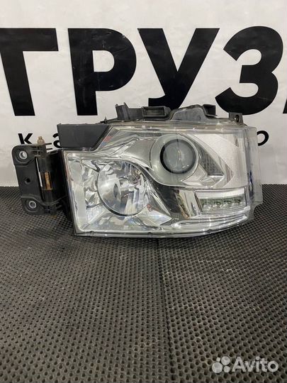 Фара правая Renault T 89207601