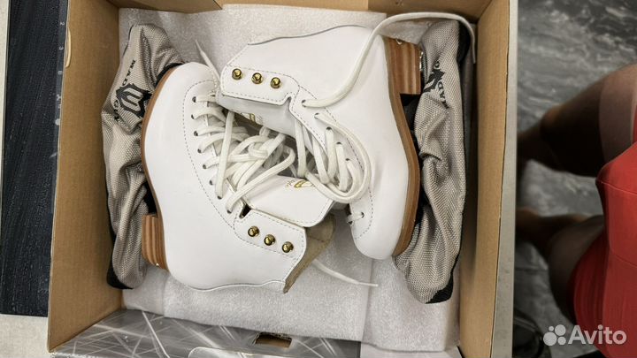 Коньки фигурные jackson freestyle 11C