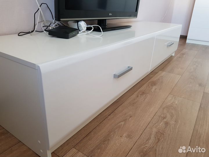 Тумба под тв 2 метра