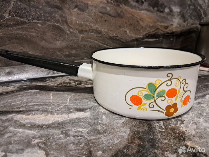 Ковшик эмалированный