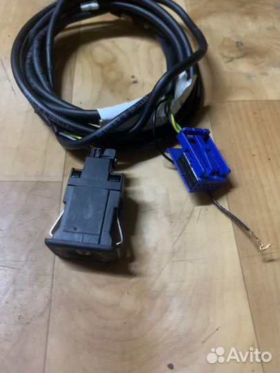 Volkswagen jetta 5 оригинальный AUX с проводом