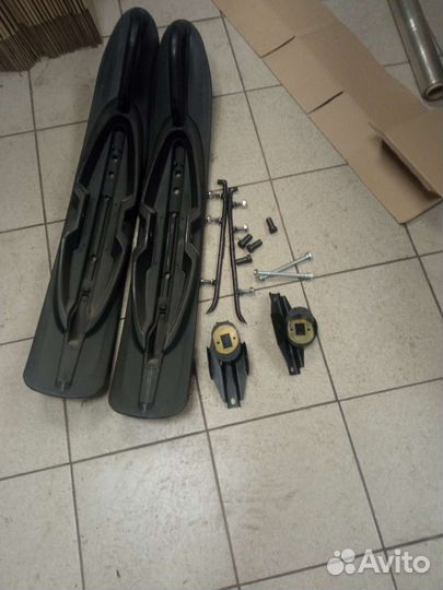 Лыжа пластик на снегоход Тайга и др. (в сборе)