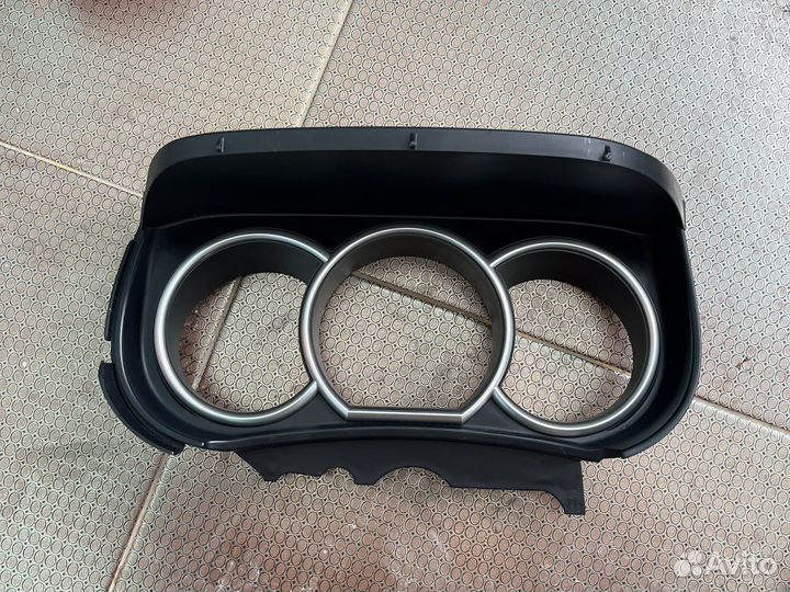 Накладка декоротивная торпедо Nissan Tiida C11