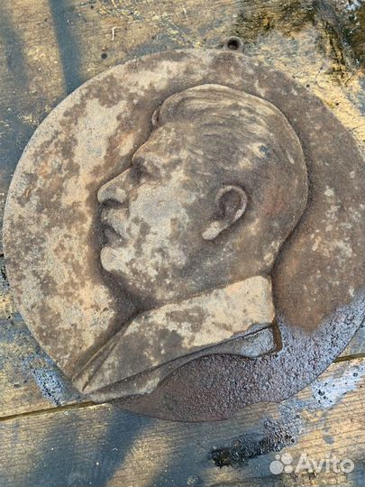 Сталин барельеф