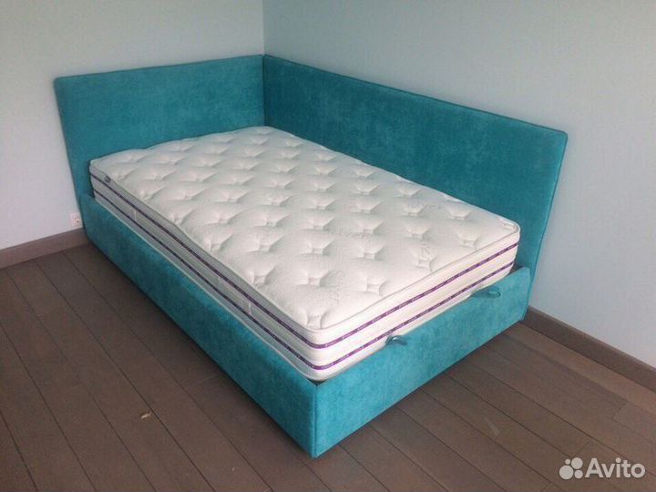 Кровать детская с мягким изголовьем