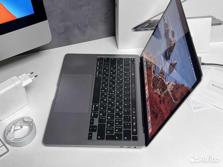 С гарантией MacBook Pro 13 2021г i7 32GB 512GB