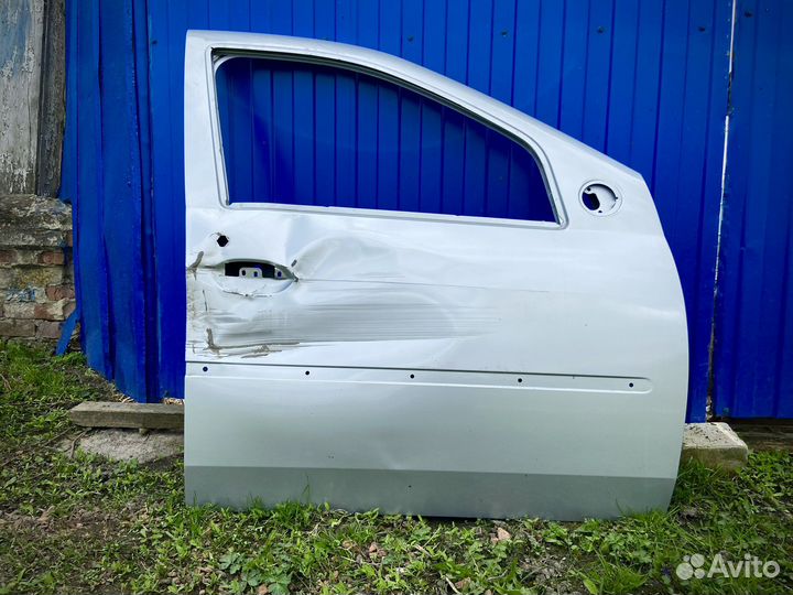 Двери на Renault Logan 1