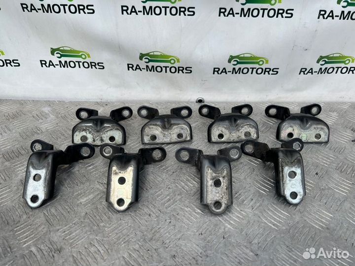 Петля двери Kia Ceed JD 12-18