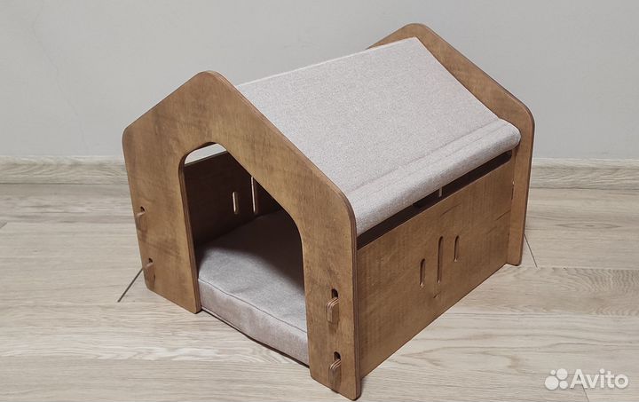 Уютный домик для котиков и маленьких собачек