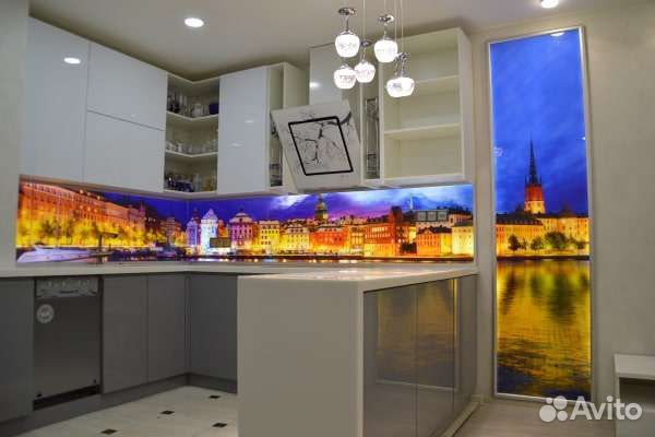 Резка стекла зеркал,Монтаж душевых огорождений