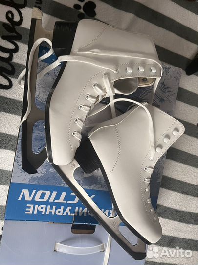 Коньки фигурные женские 40 размер