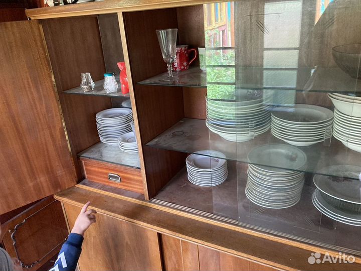 Антикварный шкаф буфет