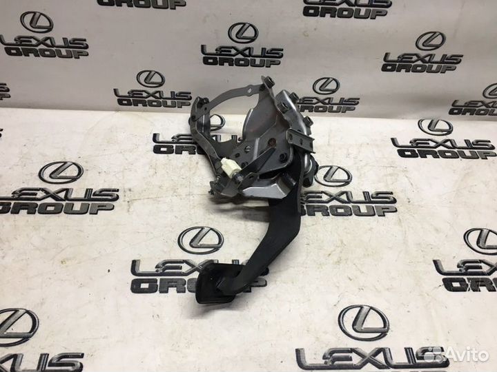 Педаль тормоза Toyota Rav4 AVA44 2arfxe 2015