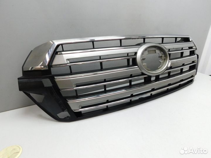 Решетка радиатора Land Cruiser (200) (04750)