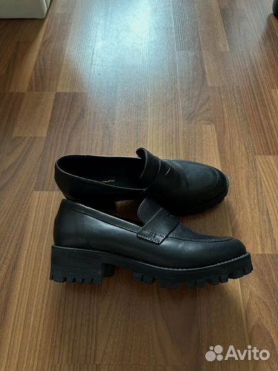 Лоферы женские