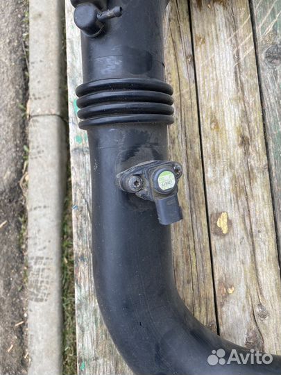 Патрубок воздушного фильтра mercedes w204