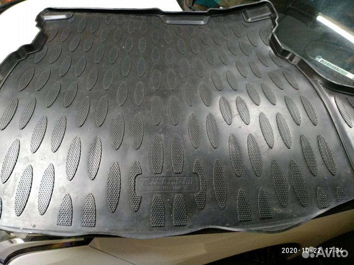 Коврик багажника