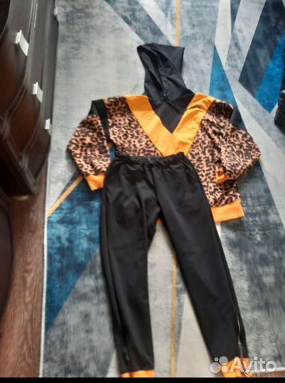 Женский костюм