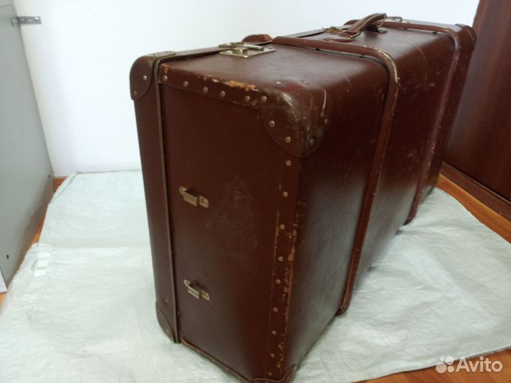 Старинный, огромный, дорожный чемодан. Германия