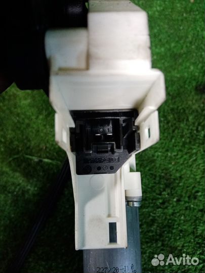 Стеклоподъемный механизм передний правый Audi A4