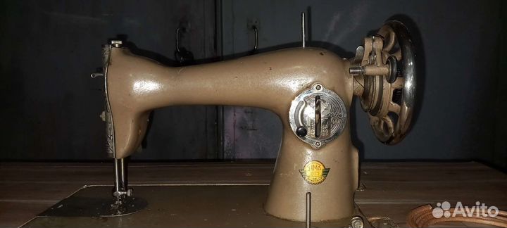 Швейная машинка бу ножная