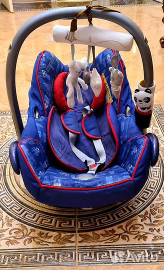 Автокресло 0+ Maxi-Cosi CabrioFix Rocket Robots