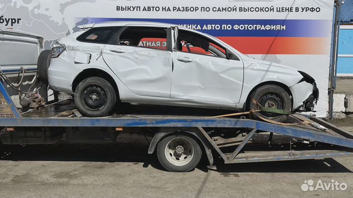 Накладка торпедо левая с торца LADA Vesta 84500074